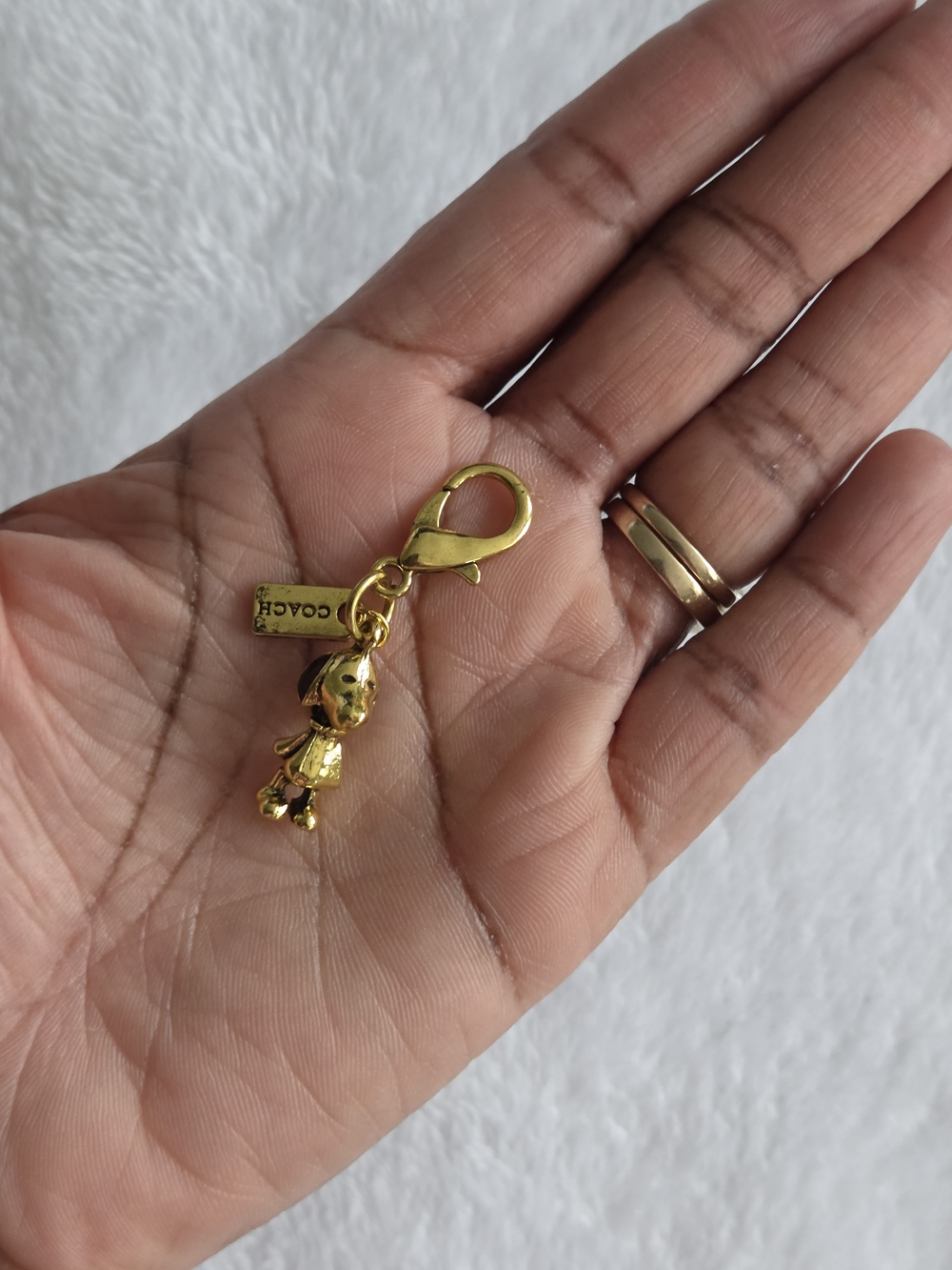 C Logo Gold Tone Snoopy Purse Zipper Charm - Picture 5 of 5